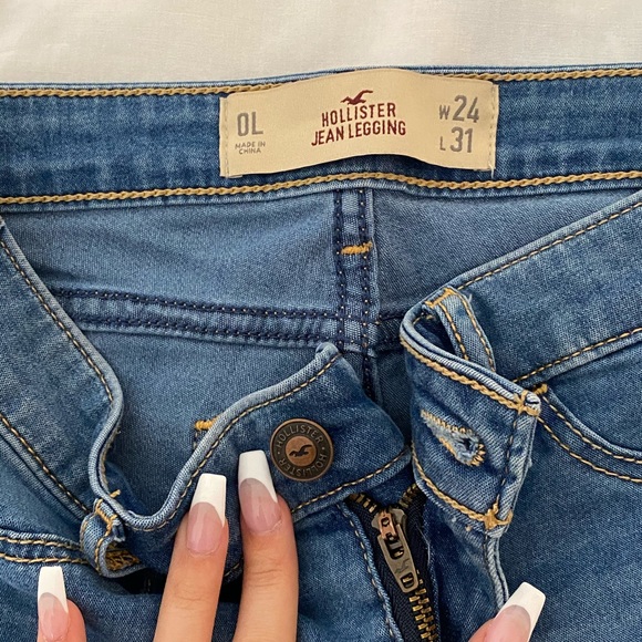 Hollister Skinny Jeans - Picture 5 of 5